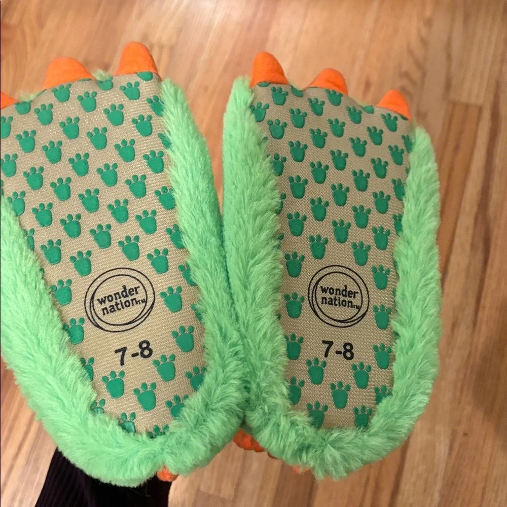 Wonder Nation 7-8 Green Monster Paw Slippers